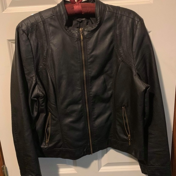 Black faux leather jacket size XL - Picture 1 of 4